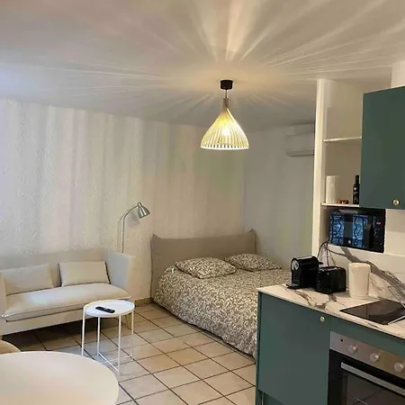Climatise Neuf Centre-ville Apartment Nimes
